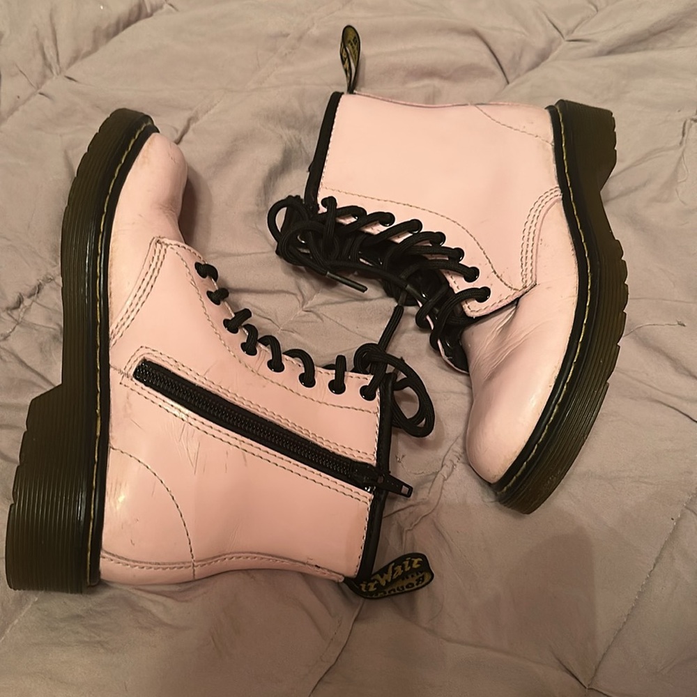 Dr. Martens Junior 1460 Patent Leather Lace-Up Boot - kids’ - Picture 5 of 6